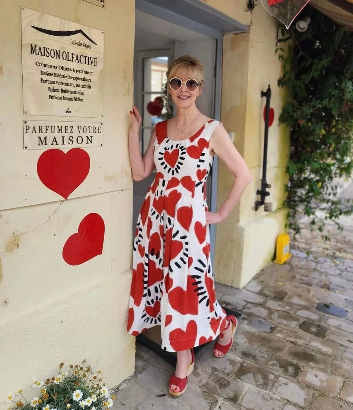 Beating Heart Linen Rayon: Black/Red/White