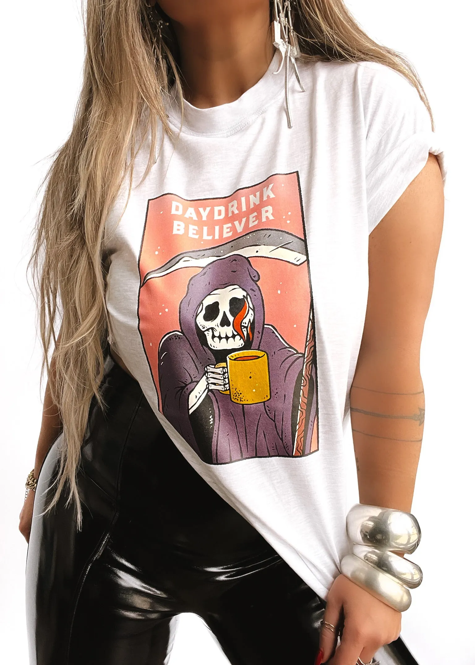 DAYDRINK BELIEVER SIDE SLIT TEE