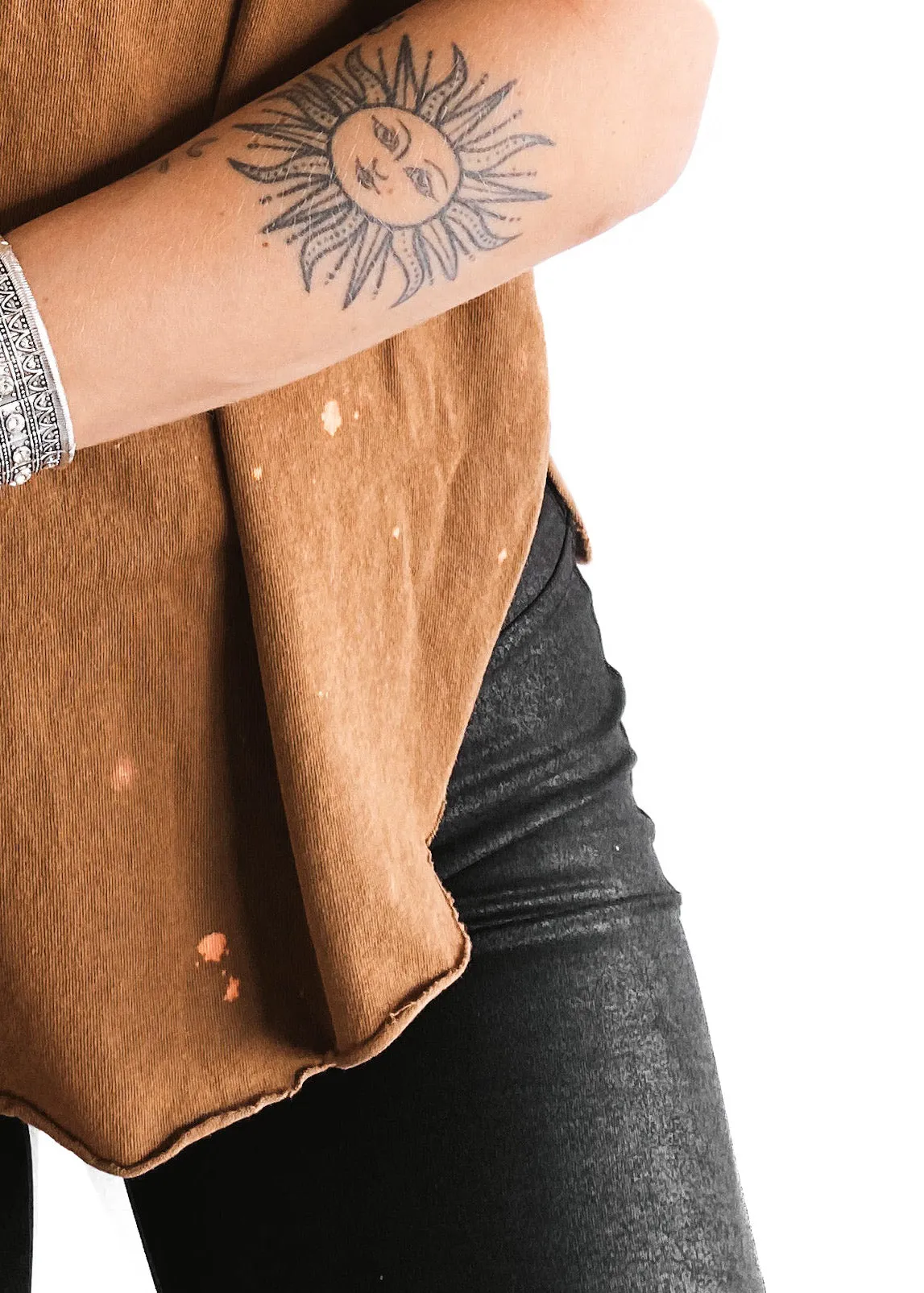 FINAL SALE: DRINK RESPONSIBLY BLEACHED OUT SIDE SLIT TEE