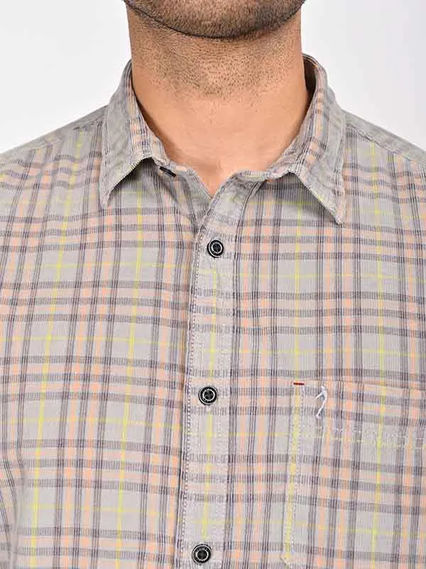Stylish Mens Half Sleeve Cotton Checked Shirt