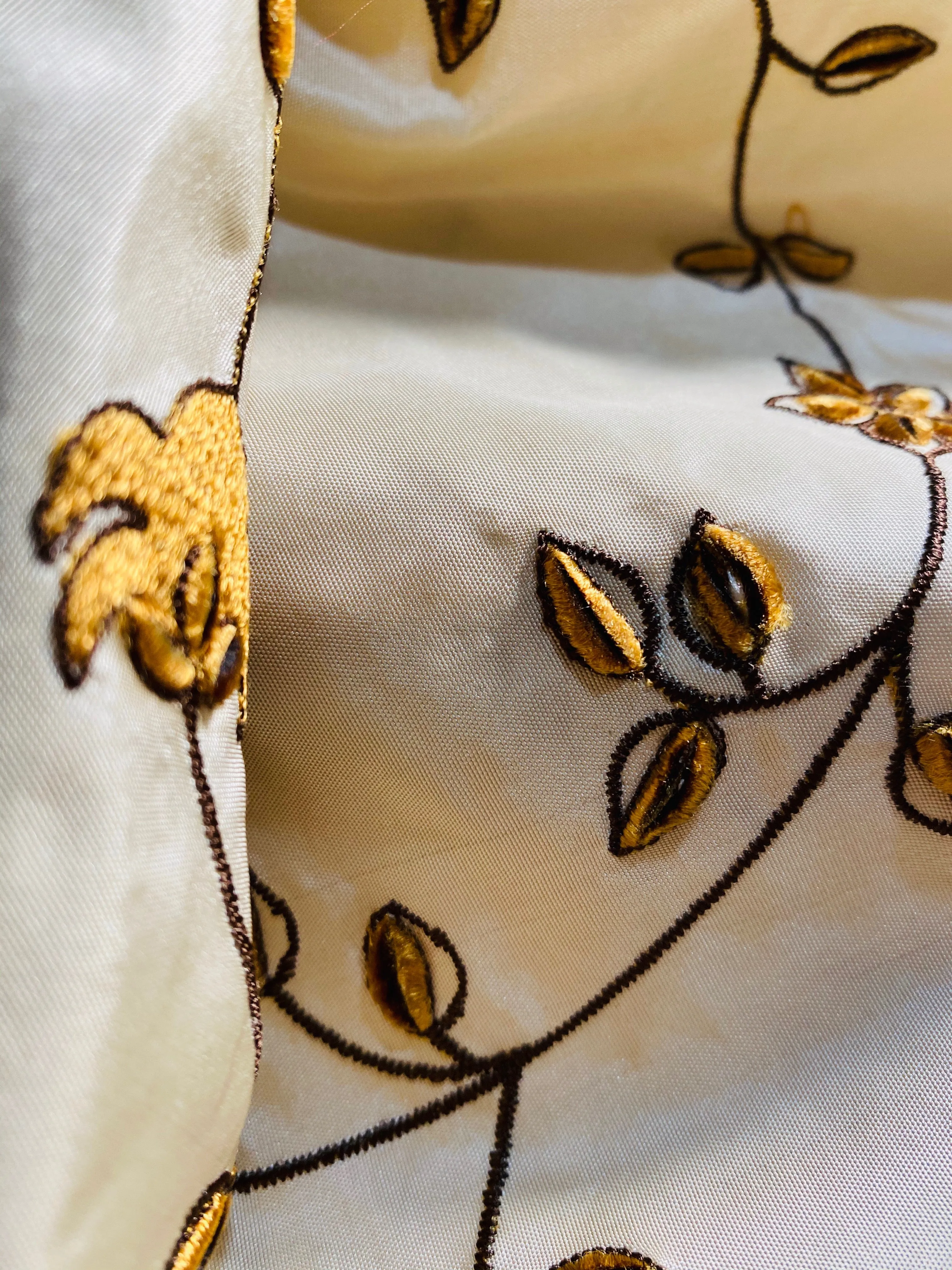 NEW Countess Stephanie 100% Silk Taffeta Copper Embroidered Velvet Flowers in Cream