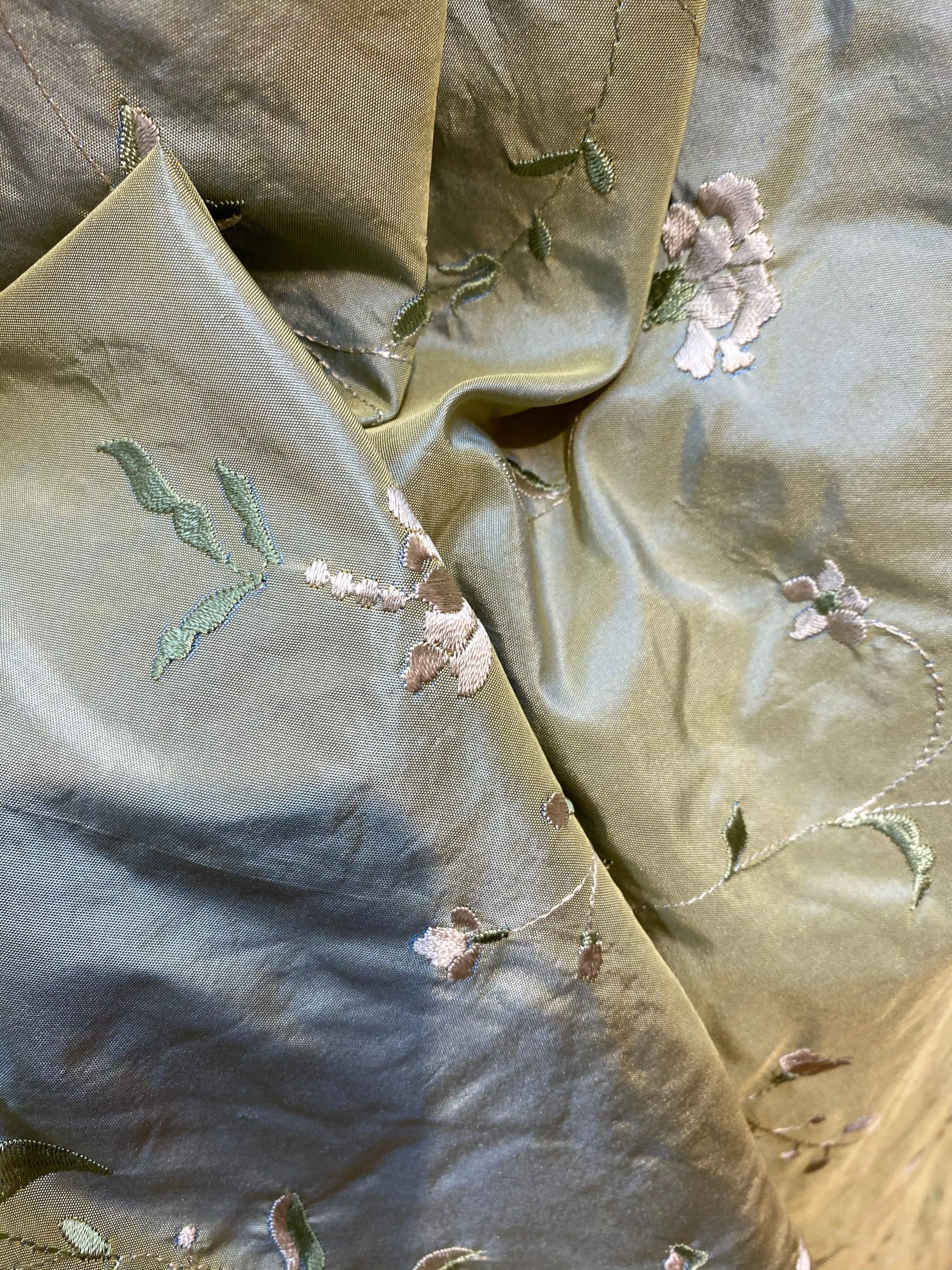 NEW Queen Amaranth Designer 100% Silk Taffeta in Green with Champagne Floral Embroidery