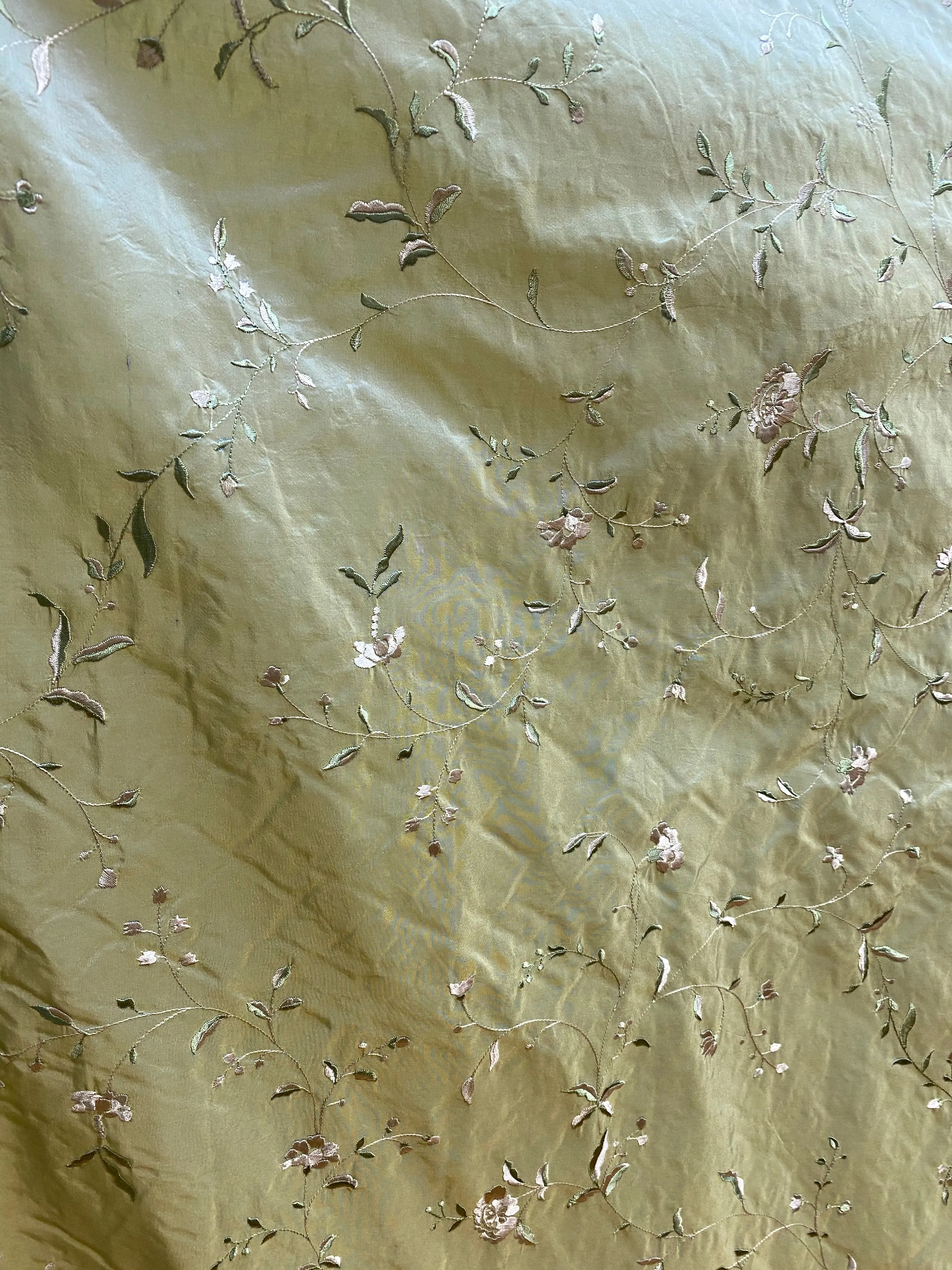 NEW Queen Amaranth Designer 100% Silk Taffeta in Green with Champagne Floral Embroidery