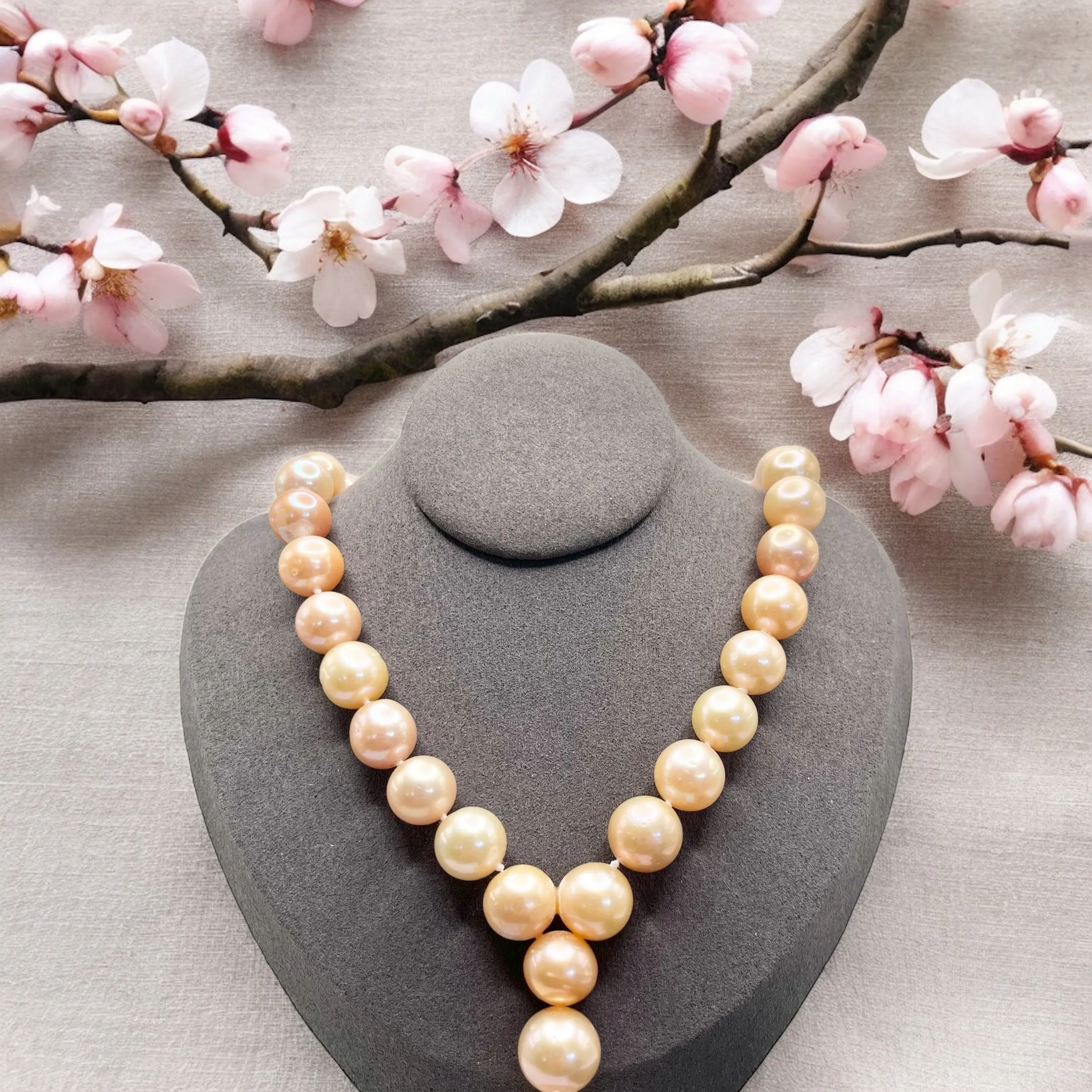 PEACH COLOR EDISON CHOKER
