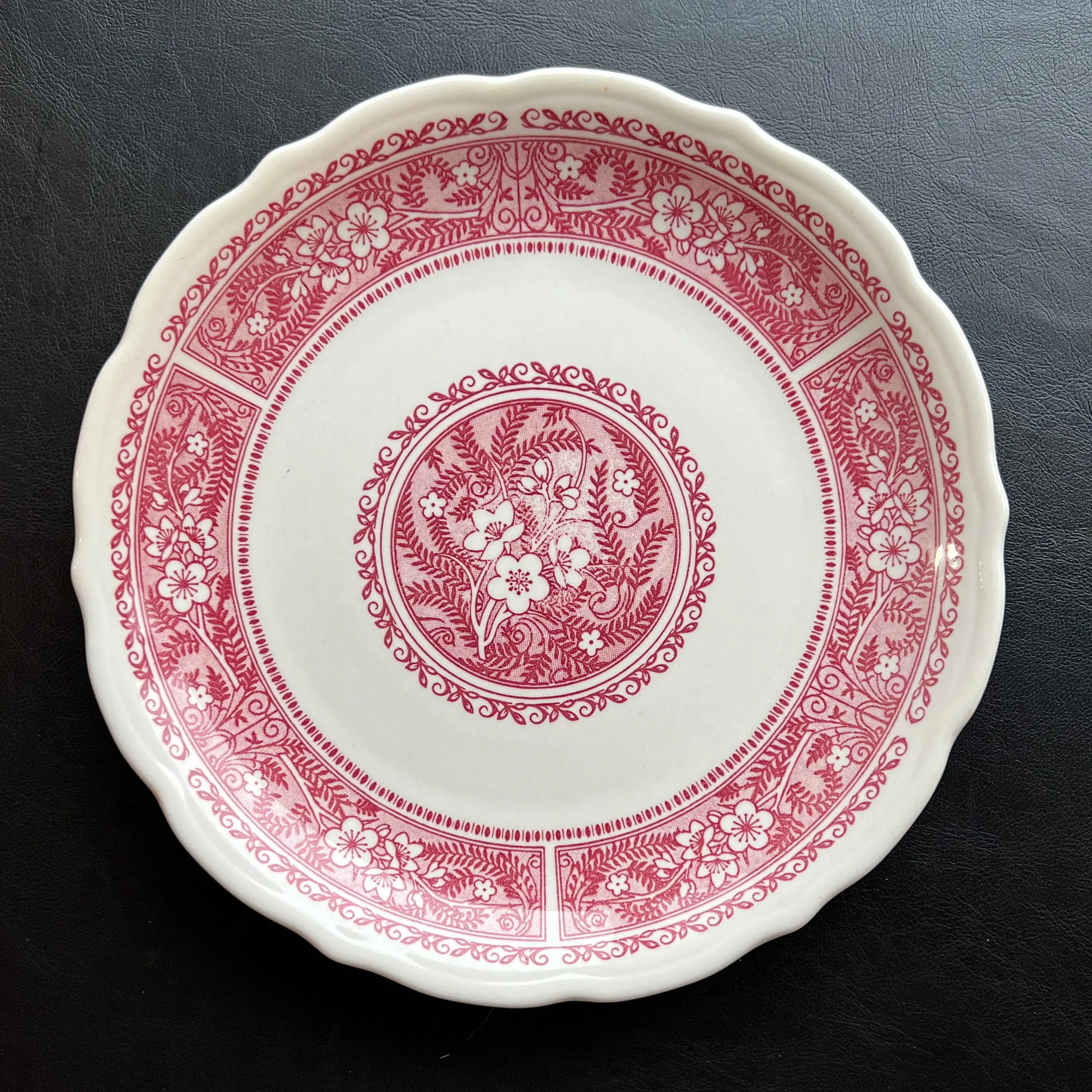 Syracuse Strawberry Hill Pink China Luncheon Plates 9.25 in.